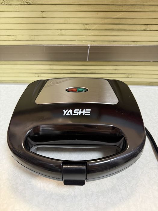 Гофретник Yashe 750w