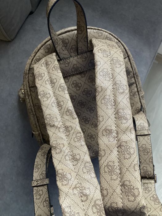 Раница оригинална Guess