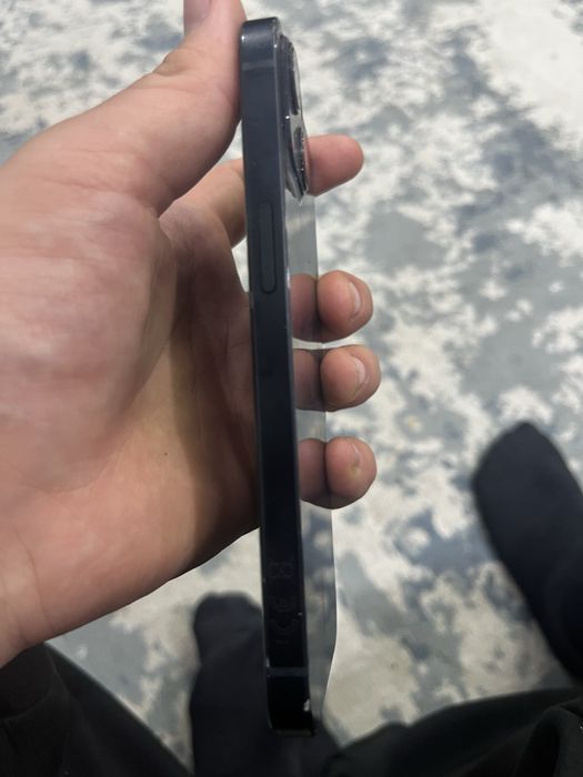 Продается айфон 13