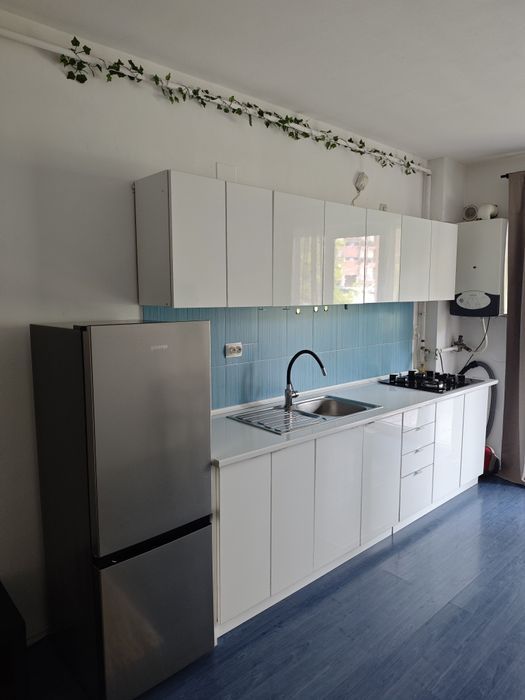 Apartament cu 2 camere, balcon si loc de parcare privat - strada Edgar Quinet, Mănăștur