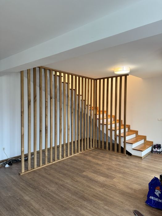 Riflaje din lemn masiv – ideale pentru balustrade și pereți