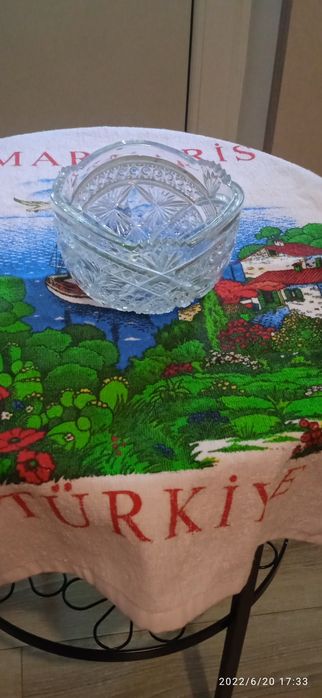 Вазочка и салатница.