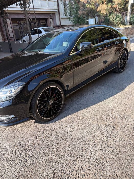 Сотилади Мерседес CLS 350 (Banаn)