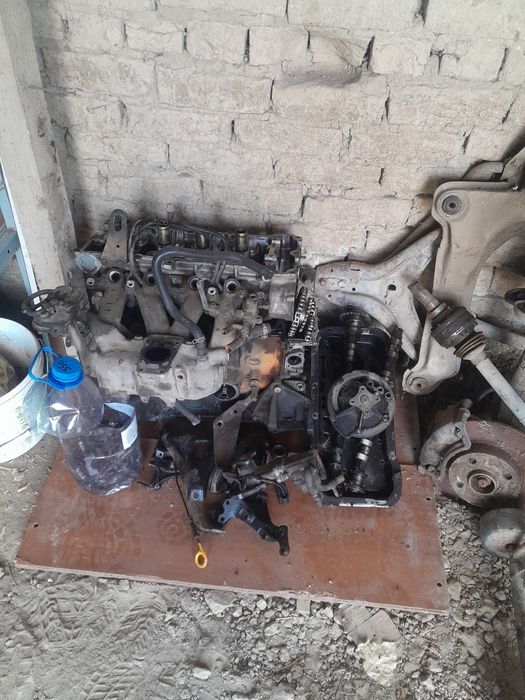 Автозапчасти  77