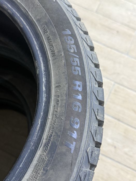 Kumho WinterCraft Ice WI32