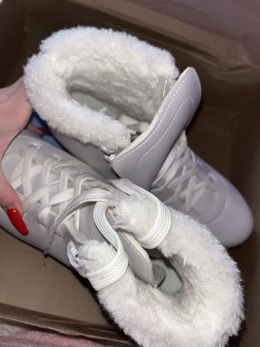 продам новые женские коньки