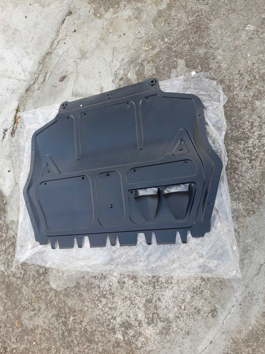 Кора под двигател VW GOLF 5 НОВА