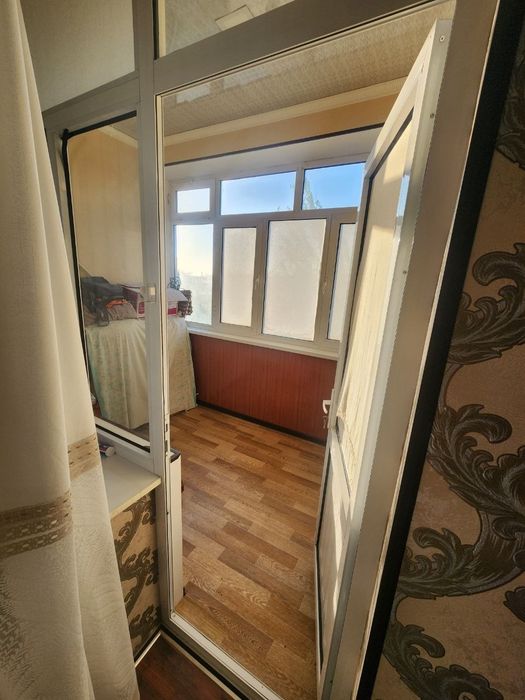 Yangi g‘ishtli uyda 3 xonali kvartira sotiladi (101 m²)