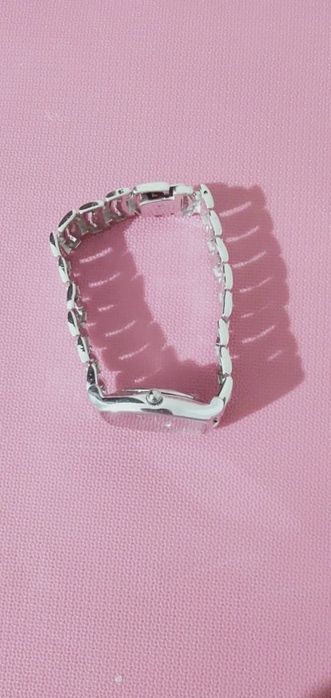 Продам серебряные часы