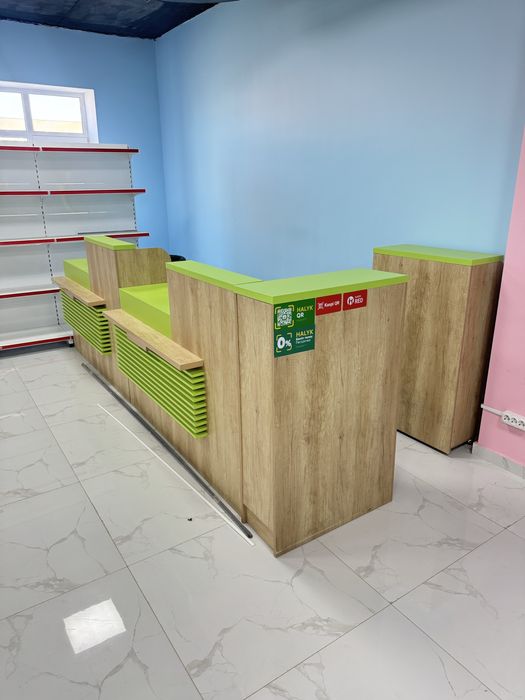 Продам все полки и мебель