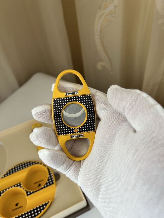 Комплект Cohiba – запалка с 4 пламъка, пънч, ножче и пепелник за пури