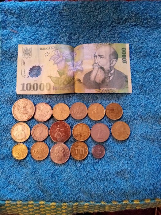 Set.Pahare și bănuți vechi