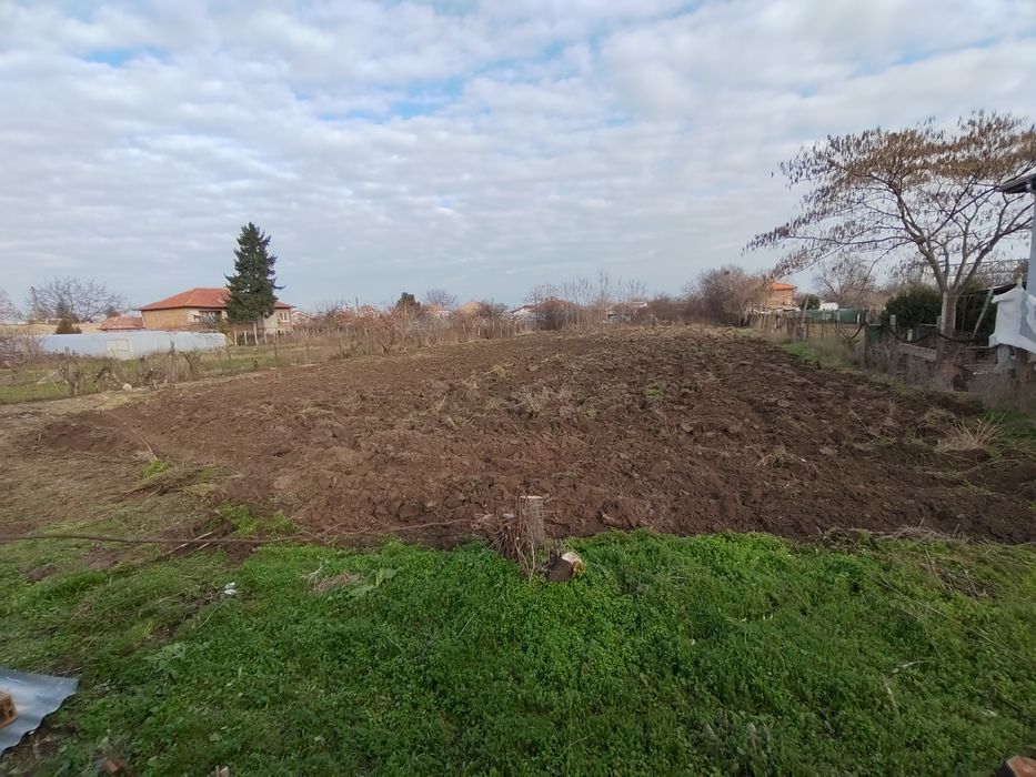 Дава се под наем Парцел в с. Скутаре, Област Пловдив - 1400 кв.м за 119.34 € - Снимка #2