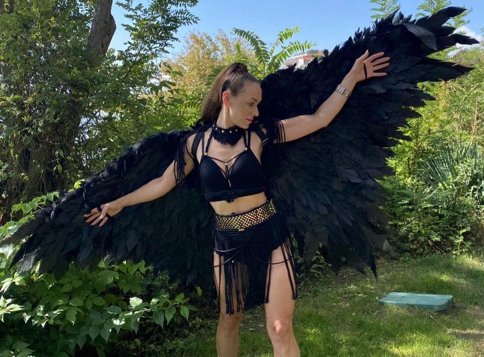 Крила за танци и фото