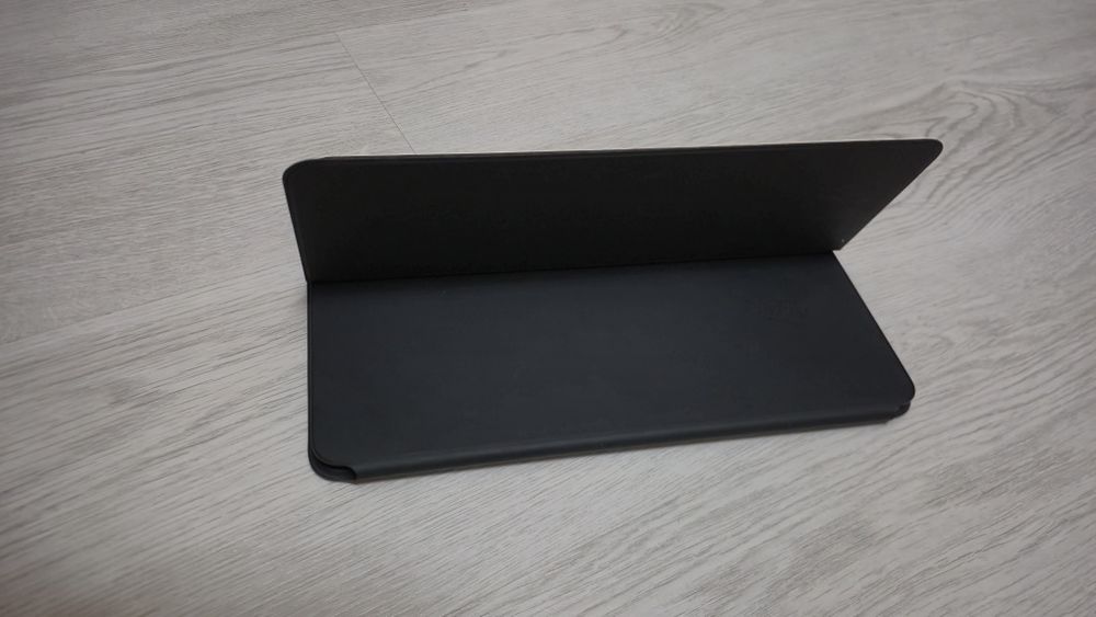 Клавиатура и чехол  на xiaomi mi pad 6s pro