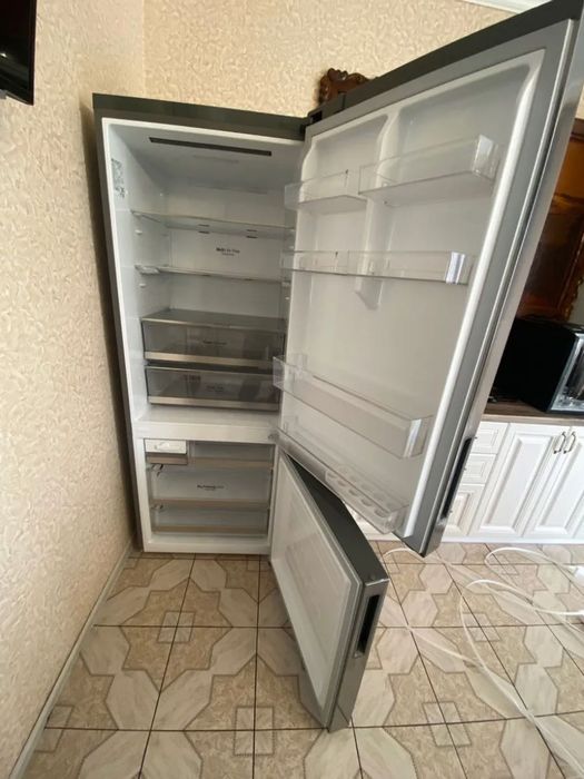 Холодильник LG (Smart Inverter Compressor)