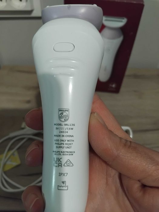 Дамска самобръсначка Phillips електрическа