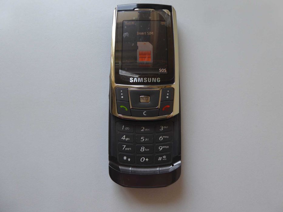 Телефон Samsung D900i