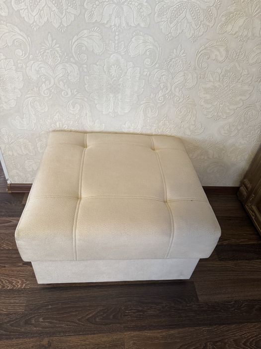 Продам диван для гостинной