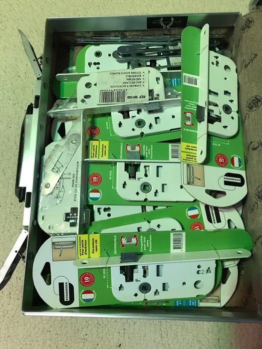 Брави-нови и неотпечатвани. 15 за 30 лева общо.