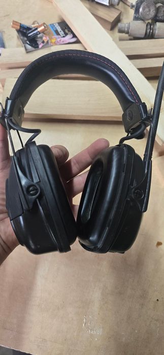 Casti protectie cu radio Howard Leight