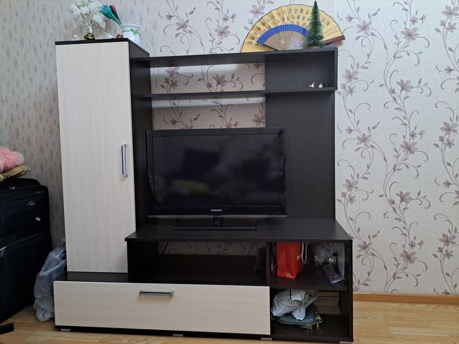 Продам шкаф тумбу под телевизор