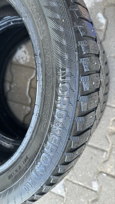 Шины зимние, лепучка 215/55/17