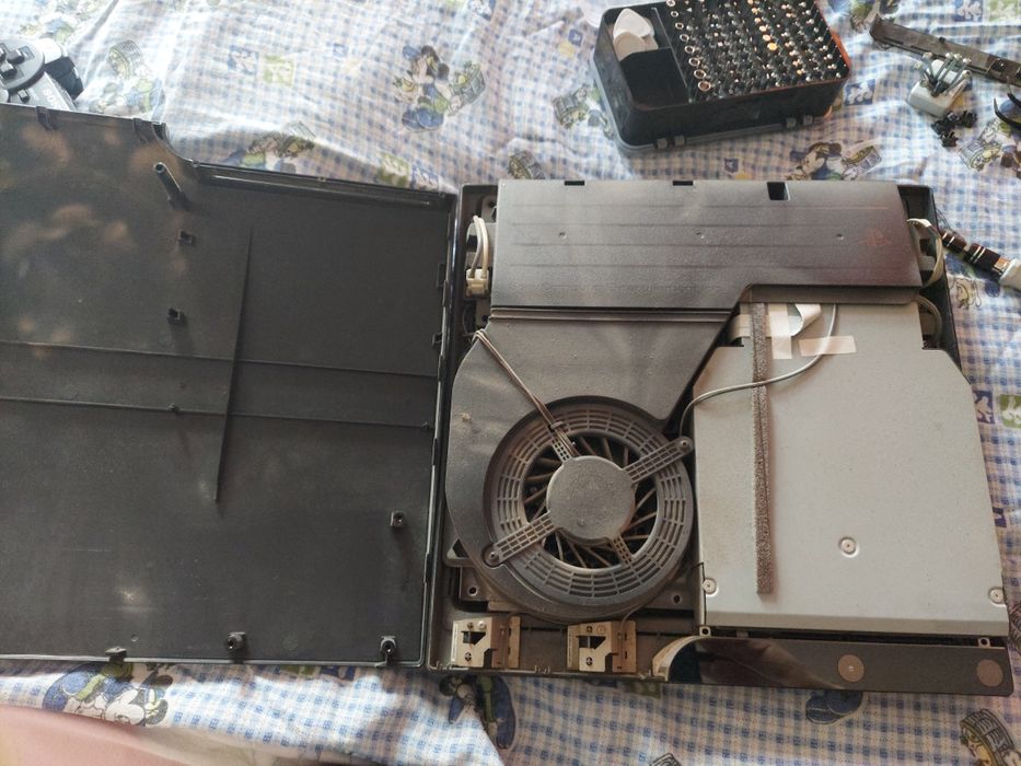 Профессиональная чистка и ремонт PlayStation 3, 4, 5 и ноутбуков.