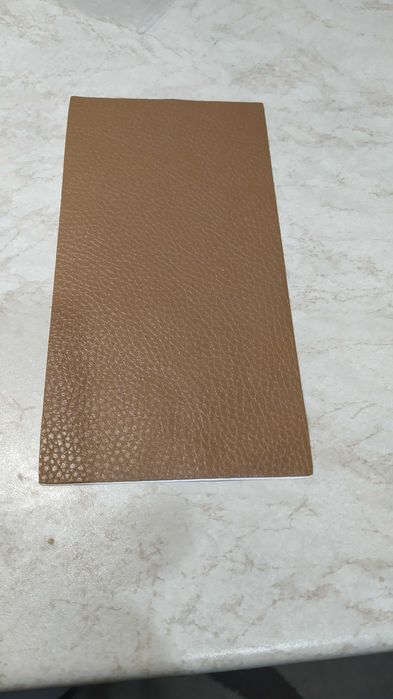 Самозалепващо се парче изкуствена кожа