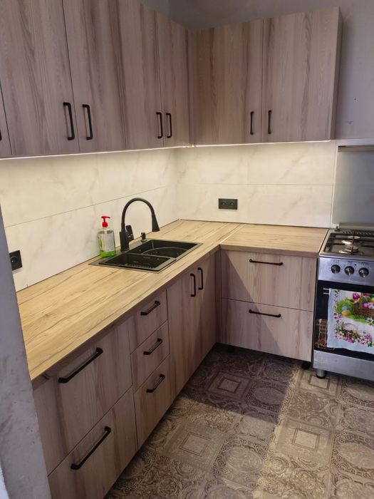 Мебельщик - сборка, разборка и ремонт мебели.