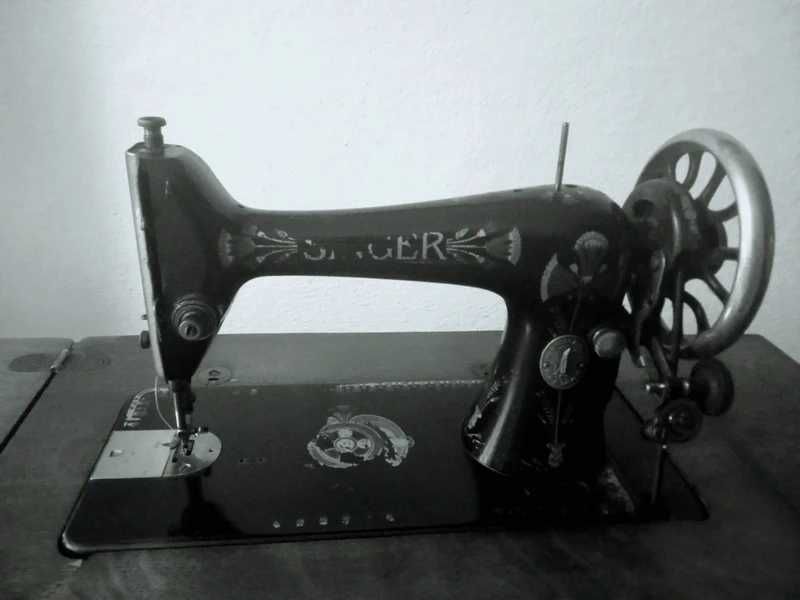 Masina de cusut Singer