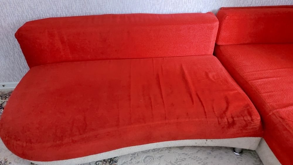 Диван в очень хорошем состоянии.
