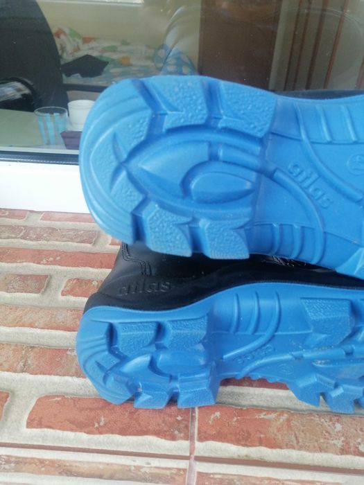 Зимни високи обувки Atlas туристически с предпазно бомбе