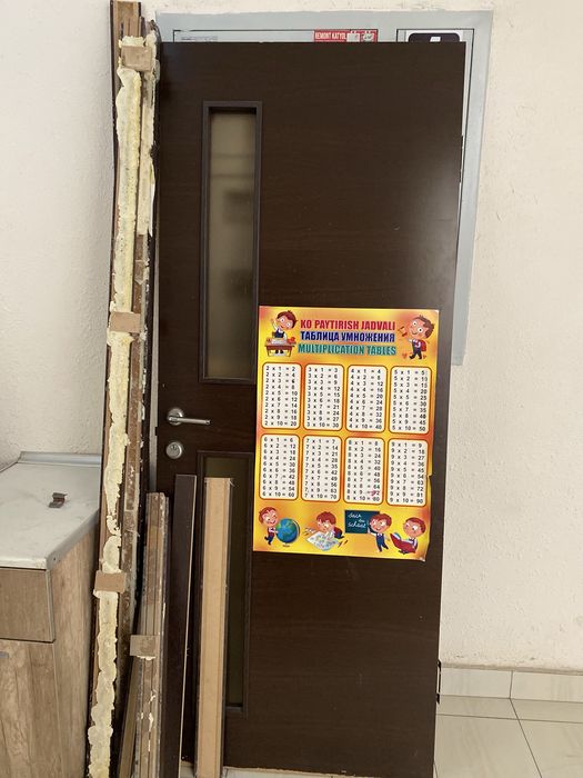 Продается  кухонный шкаф б/у .Дверь межкомнатнаяб/у