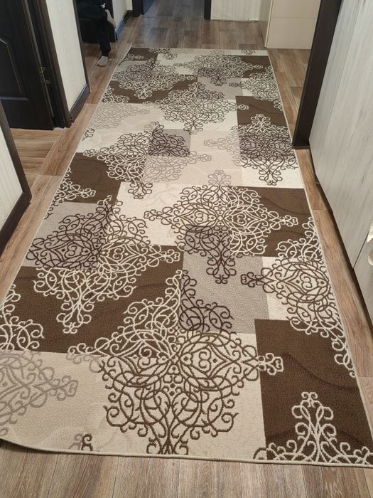 Продам палас, чистый 1.5*4.5