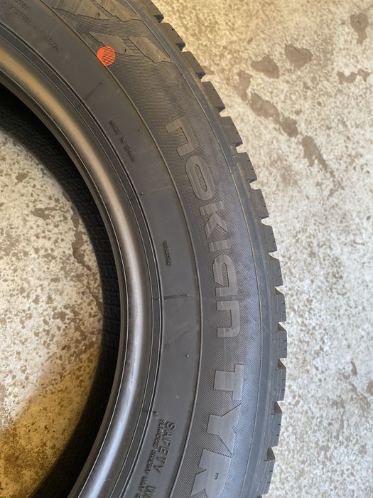 vand anvelope de iarna 175/65/15 Nokian
