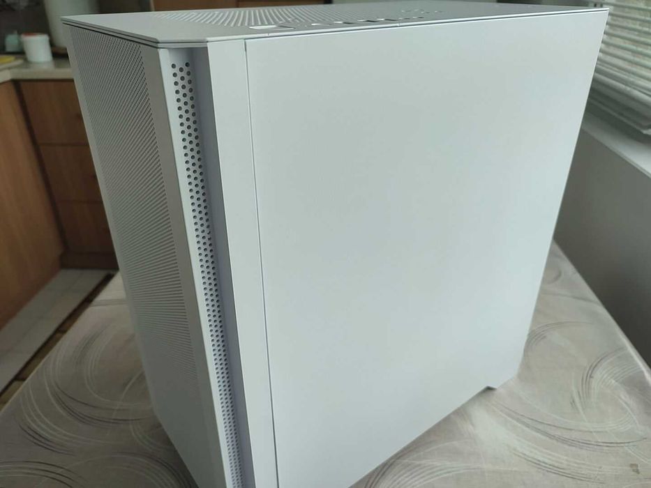 Компютър Ryzen 5 / B450 / 16GB RAM / SSD / RX 570 / Гаранция