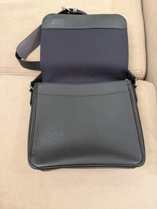 Продам оригинальрую сумку LV