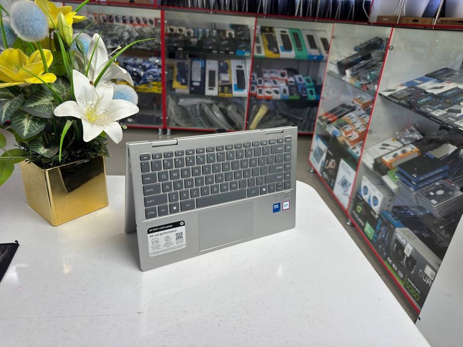 Hp Envy X360° eng soʻngi modelidan core i5-120U 8/512 SSD IPS ekran