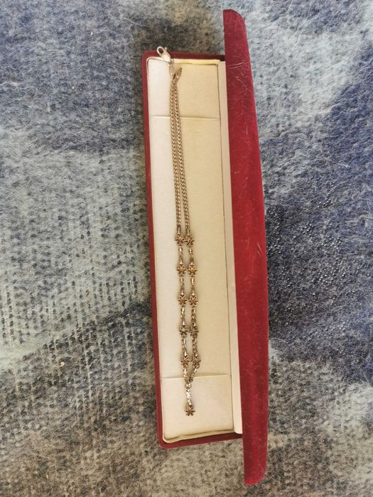 Сребърно колие с циркони