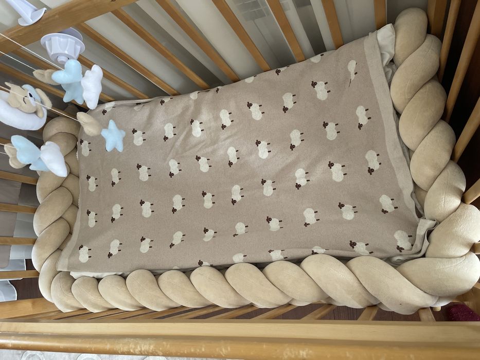 Бортик в кроватку