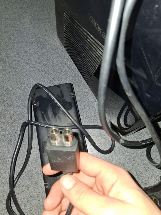 Vând sau schimb Xbox 360