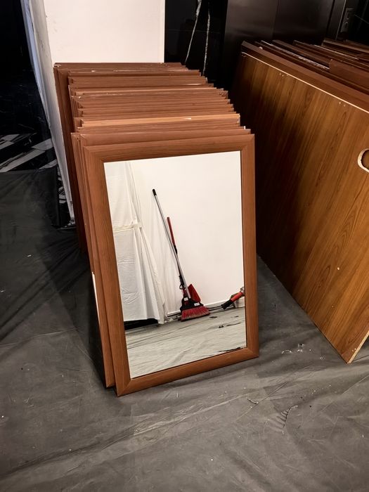 Огледало за стена два вида