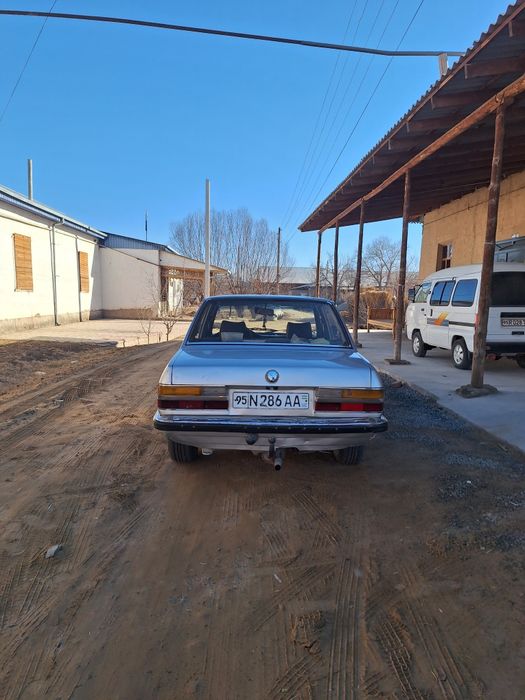 BMW сотилади мошина юриб турибди