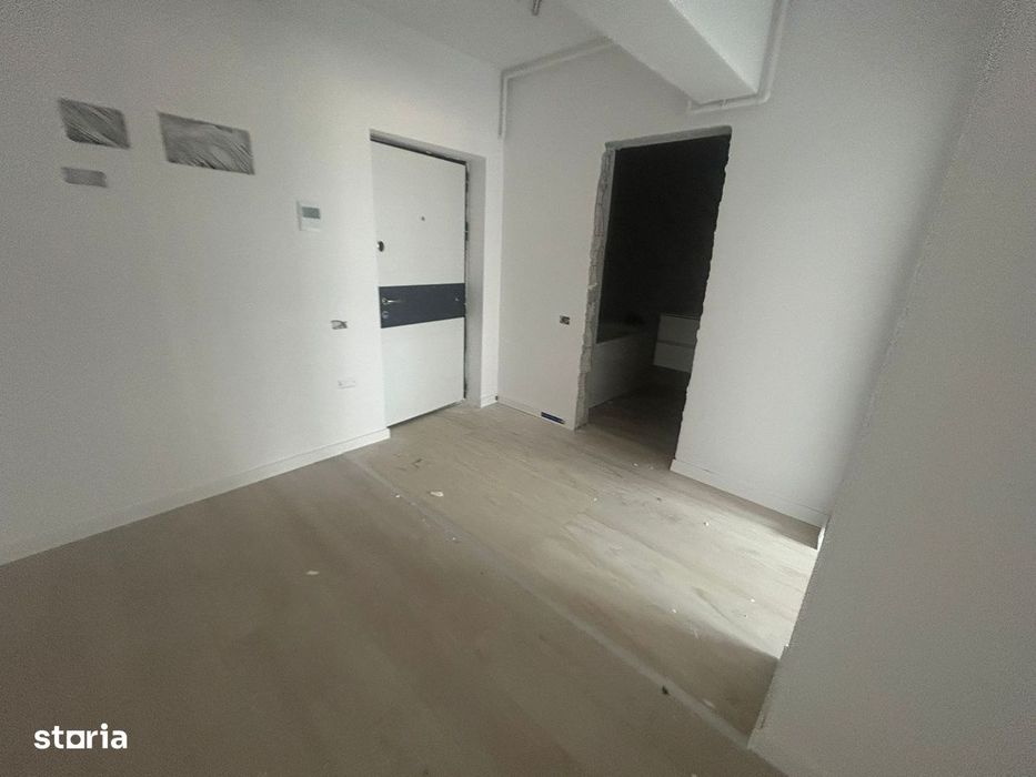 Apartament 3 camere decomandat, 35mp curte proprie, metrou Berceni