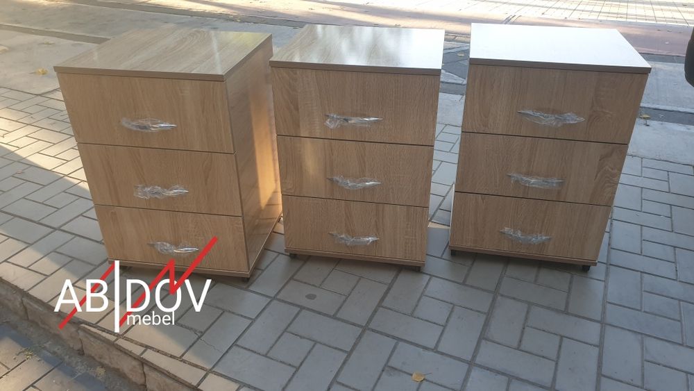 Компактная и функциональная тумбочка на колёсиках. Новое!