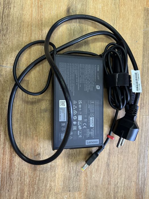 Incarcator+adaptor laptop LENOVO P1 Gen 7, nefolosit