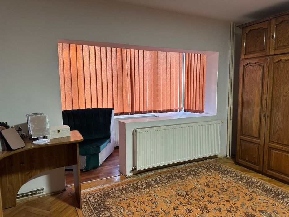 Închiriez apartament cu doua camere