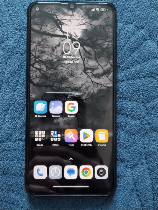 Продаётся телефон