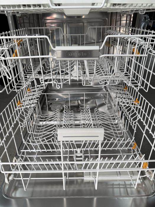 Съдомиялна машина за вграждане MIELE 60см,